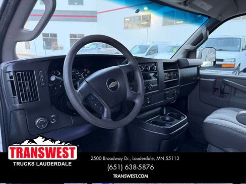 Used 2017 Chevrolet Express 3500 image 11