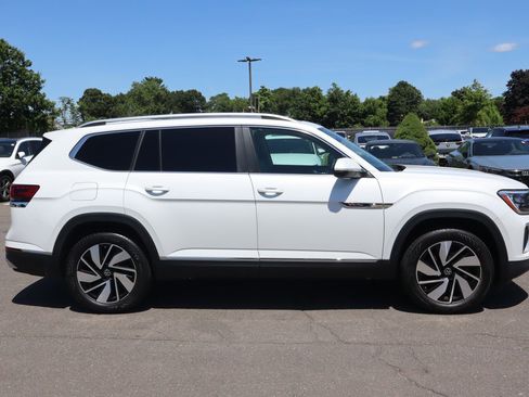 Used 2024 Volkswagen Atlas SEL AWD/4WD image 4