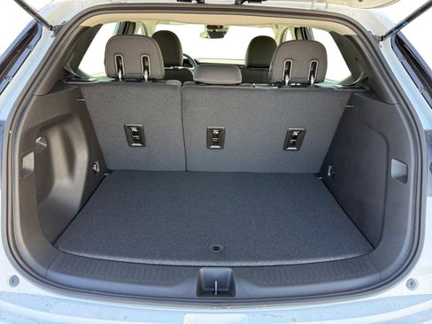 New 2027 Chevrolet Bolt LT w/ Comfort Package FWD image 17