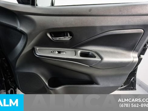 Used 2025 Nissan Versa SV FWD image 37
