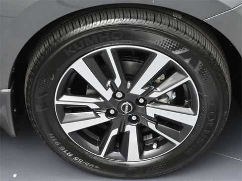 New 2025 Nissan Versa SV w/ Trunk Package image 6