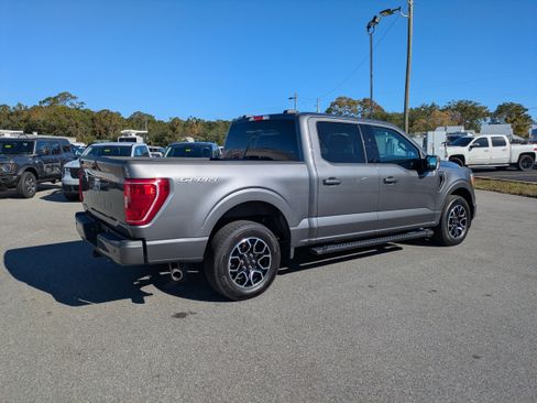 Used 2023 Ford F150 XLT image 3