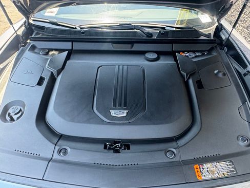 Used 2024 Cadillac Lyriq Tech RWD image 18