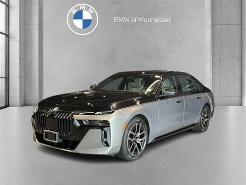 Used 2023 BMW 760i xDrive AWD/4WD image 1