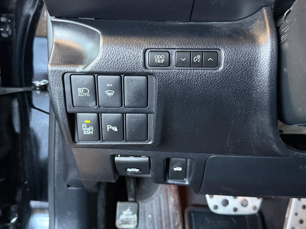 Used 2019 Lexus IS 300 AWD image 26