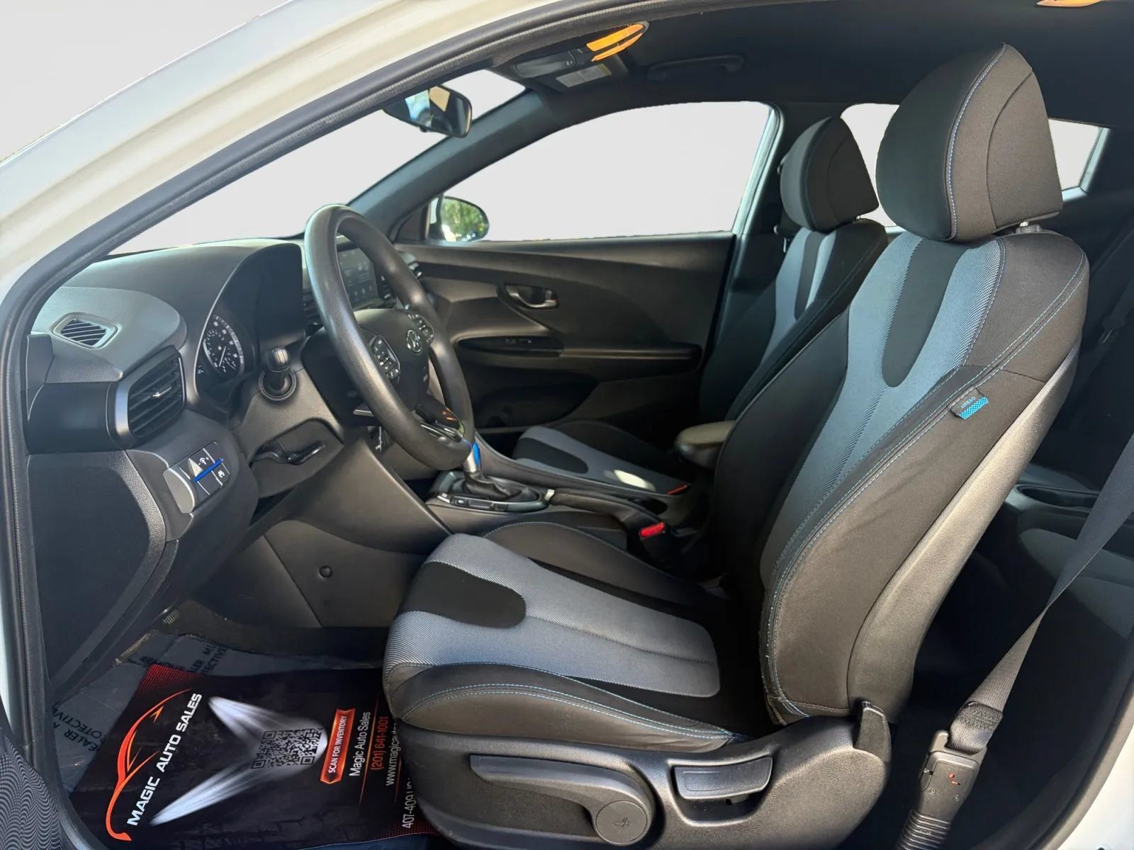 Used 2020 Hyundai Veloster 2.0 FWD image 12