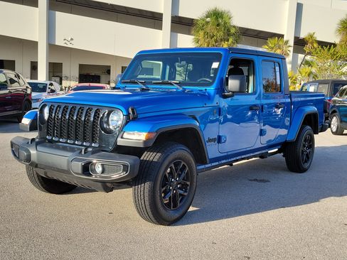 Used 2022 Jeep Gladiator Sport image 8
