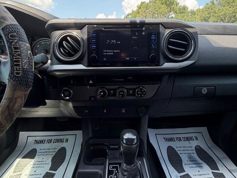 Used 2017 Toyota Tacoma TRD Sport w/ Tow Package RWD image 19