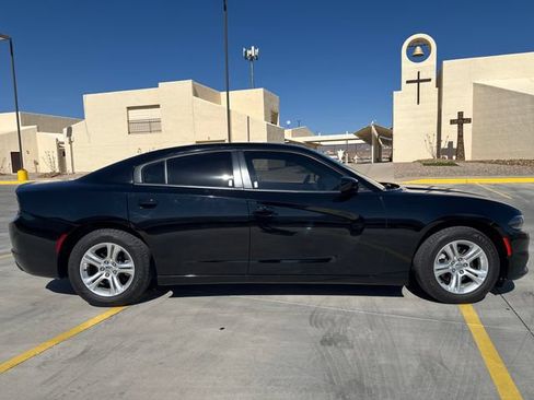 Used 2021 Dodge Charger SXT w/ Driver Convenience Group RWD image 6