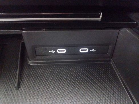 Used 2025 Volkswagen Atlas SE FWD image 27