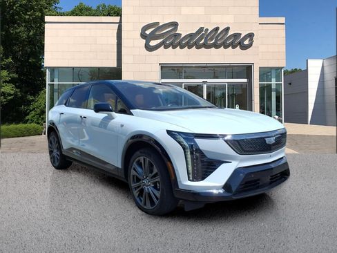 New 2027 Cadillac Optiq Premium Sport w/ LPO, Floor Liner Package AWD/4WD image 7