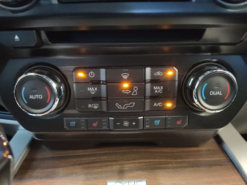 Used 2016 Ford F150 Lariat w/ Equipment Group 501A Mid AWD/4WD image 19