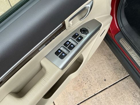 Used 2012 Hyundai Santa Fe Limited image 15