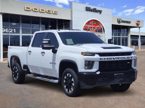 Used 2020 Chevrolet Silverado 2500 Custom w/ Custom Value Package AWD/4WD image 2