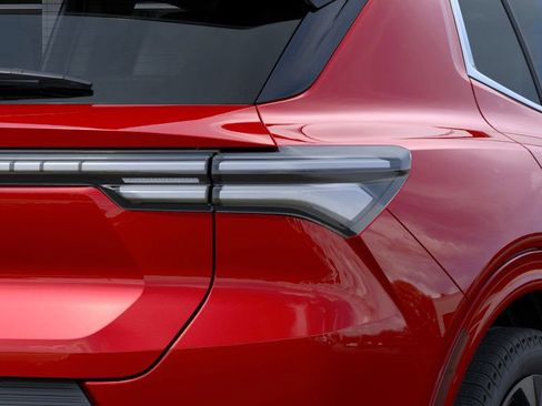 New 2025 Chevrolet Equinox EV LT image 11