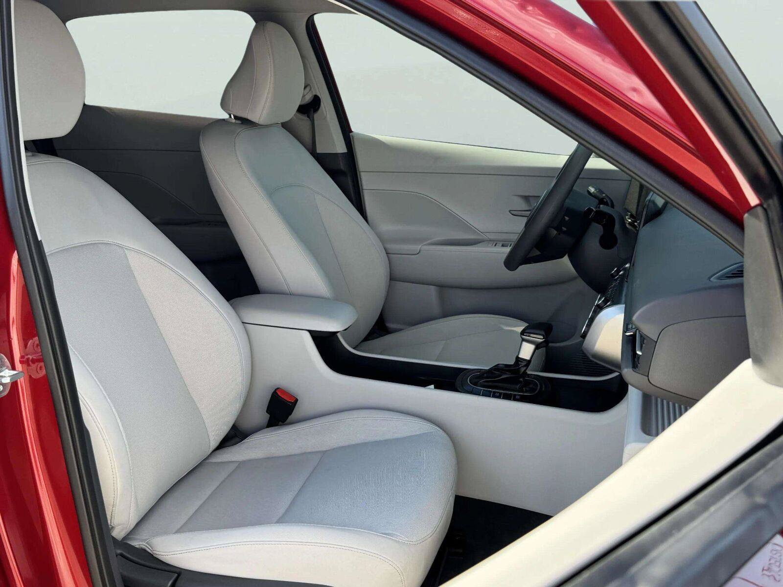 Used 2026 Hyundai Kona SE AWD/4WD image 41