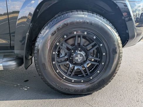 Used 2018 Toyota 4Runner SR5 Premium image 12