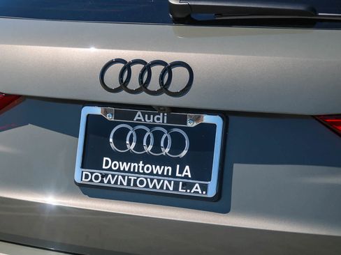 Used 2025 Audi Q3 2.0T Premium w/ Convenience Package AWD/4WD image 13