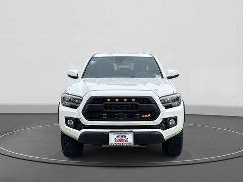Used 2023 Toyota Tacoma TRD Off-Road image 3