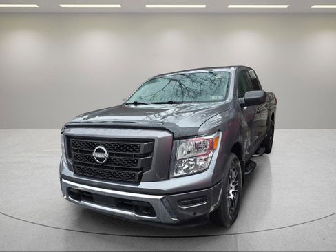 Used 2023 Nissan Titan SV w/ SV Convenience Package image 4