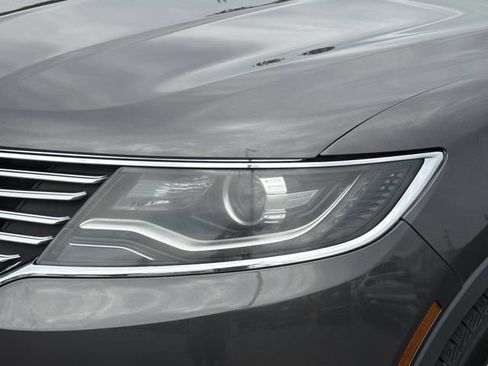 Used 2018 Lincoln MKX Select w/ Select Plus Package FWD image 11