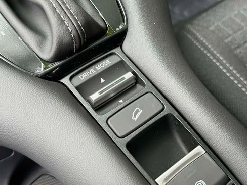 New 2026 Honda HR-V LX image 17