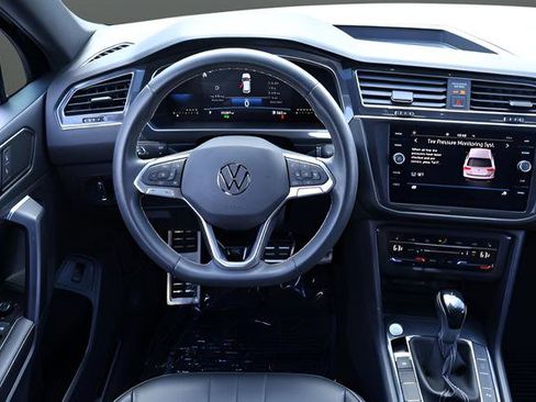 Certified 2023 Volkswagen Tiguan SE R-Line FWD image 15