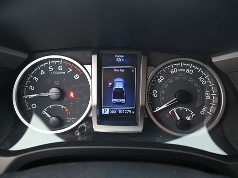 Used 2020 Toyota Tacoma SR5 image 11