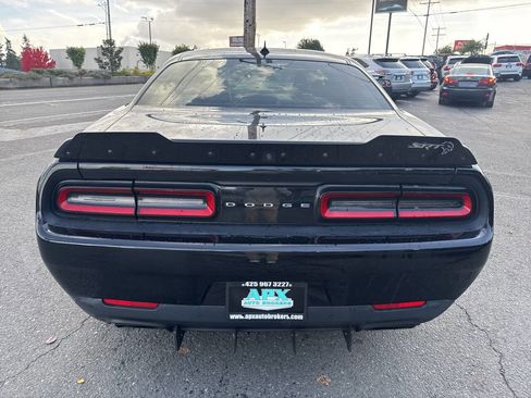 Used 2018 Dodge Challenger SRT Hellcat image 7