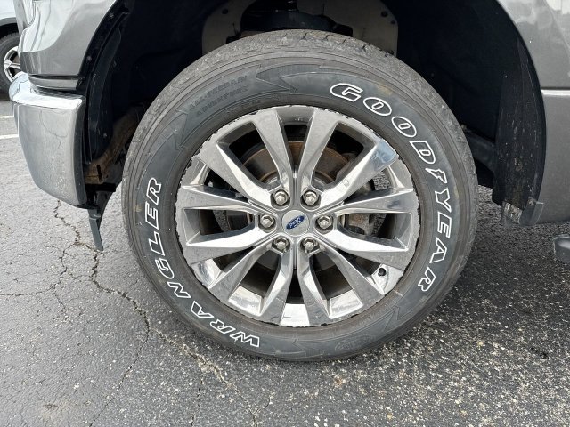 Used 2017 Ford F150 XLT w/ Equipment Group 302A Luxury AWD/4WD image 10