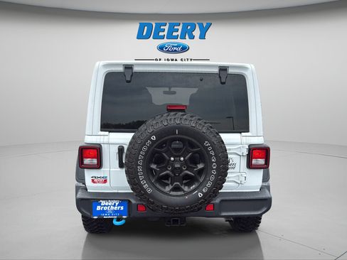 Used 2023 Jeep Wrangler Unlimited w/ Cold Weather Group AWD/4WD image 11