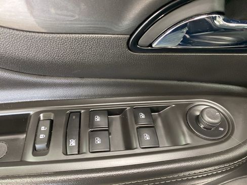 Used 2021 Buick Encore Preferred AWD/4WD image 20