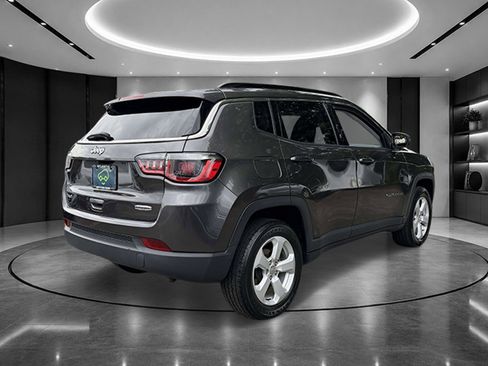 Used 2020 Jeep Compass Latitude w/ Popular Equipment Group AWD/4WD image 5