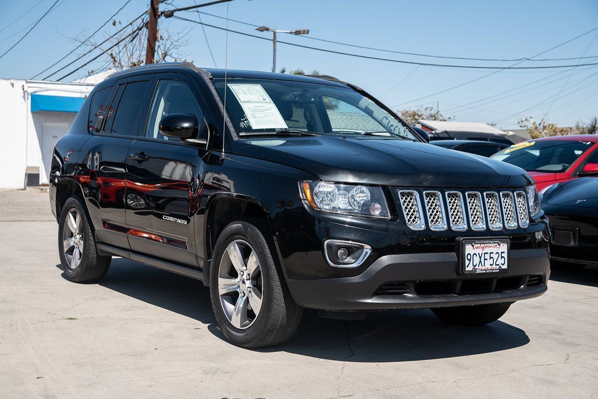 Used 2017 Jeep Compass High Altitude AWD/4WD image 1