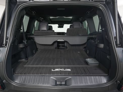 Used 2026 Lexus GX 550 w/ Accessory Package (2T) AWD/4WD image 11