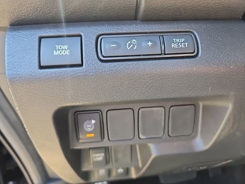 New 2026 Nissan Frontier PRO-4X w/ Tow Package AWD/4WD image 11