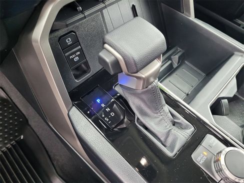 Used 2022 Toyota Tundra SR5 image 15