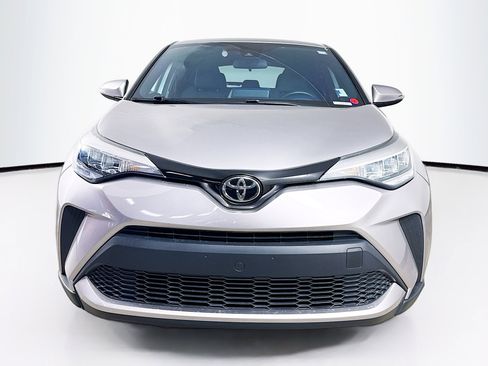 Used 2020 Toyota C-HR XLE image 3
