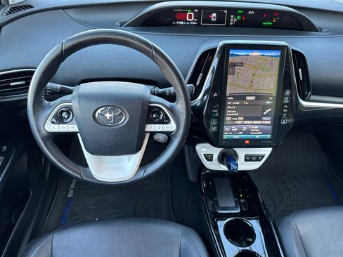 Used 2017 Toyota Prius Prime Advanced image 19