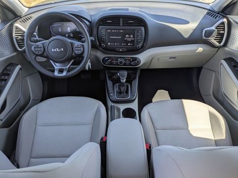 Used 2025 Kia Soul LX FWD image 14