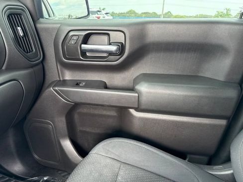 Used 2019 Chevrolet Silverado 1500 Custom w/ Custom Value Package RWD image 9
