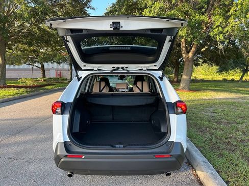 Certified 2025 Toyota RAV4 LE AWD/4WD image 11