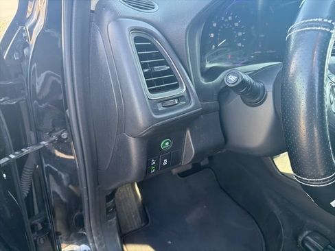 Used 2022 Honda HR-V EX image 15
