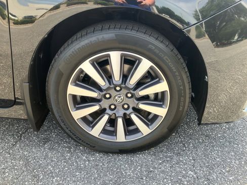 Used 2020 Toyota Sienna Limited Premium AWD/4WD image 29