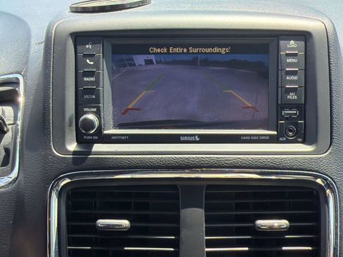 Used 2020 Dodge Grand Caravan SXT FWD image 21