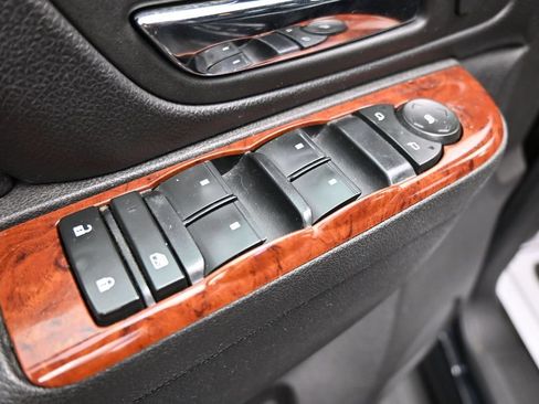 Used 2012 Chevrolet Tahoe LT AWD/4WD image 11