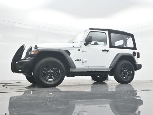 Used 2024 Jeep Wrangler Sport AWD/4WD image 32