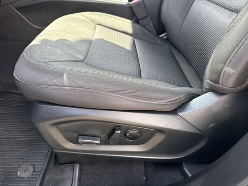 Used 2023 Ford Explorer XLT AWD/4WD image 16