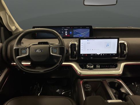 Used 2025 Ford Expedition Max Platinum w/ Platinum Ultimate Package image 5