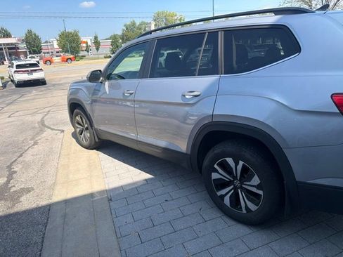 Used 2024 Volkswagen Atlas SE AWD/4WD image 7